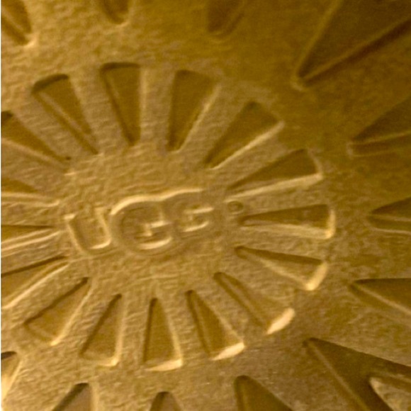 NWOB Ladies Brown UGG Boots Sz 7 - Picture 10 of 10